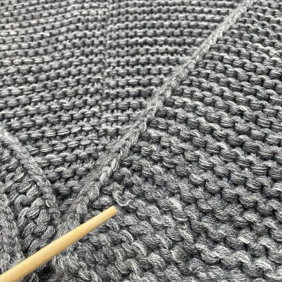 UGG Gray Chunky Knit Wool Blend Rollneck Turtleneck Pullover Poncho  Womens OS - Picture 4 of 11